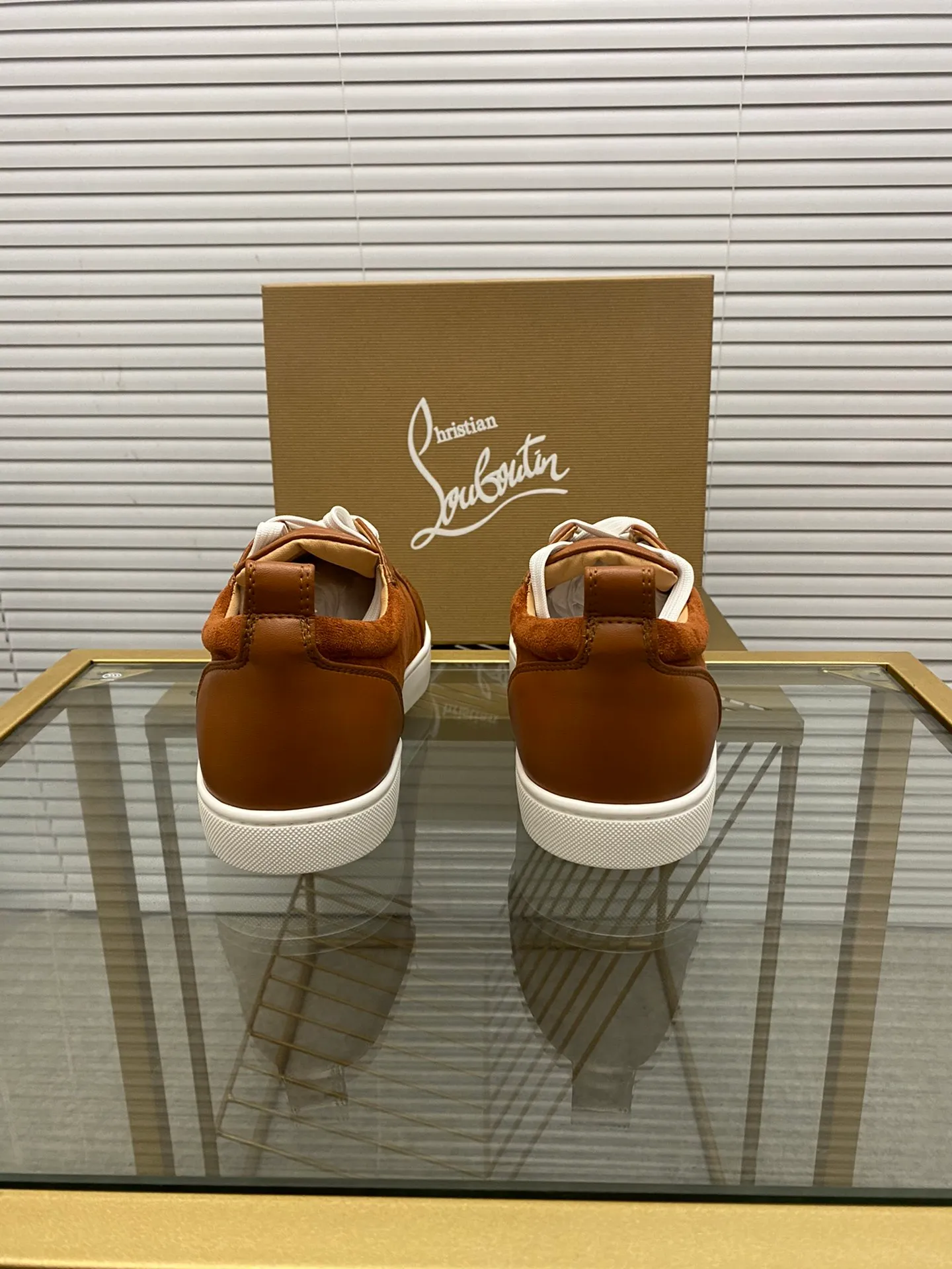 (Customized model) Ex-factory price is 480. christian louboutin (CL red sole shoes) counter series, casual sneakers for couples 📢 📢 📢 Exclusive hot style release 🎈🎈💪 Movable latex feet 👻 Finished outsole line [Proud] 😝Female 35-40# Male 38#-46, global supply😝 [Top version]: Original imported genuine leather upper, top original leather lining, original molded TPU outsole, original 1:1 detail processing, original shoe last,
